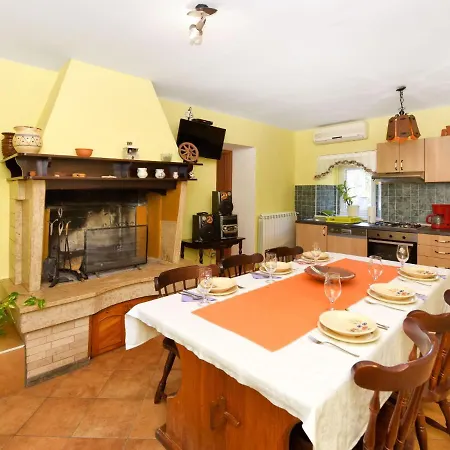 Holiday home Holiday Klarina - Ipc142 *